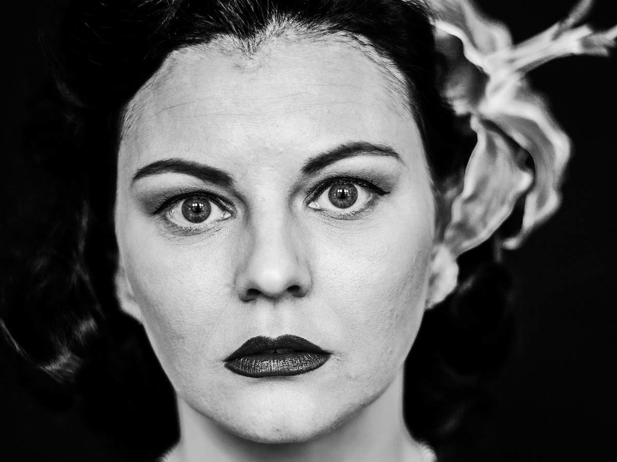 Projekt Subkultur - Frauenportrait mit Hochsteckfrisur